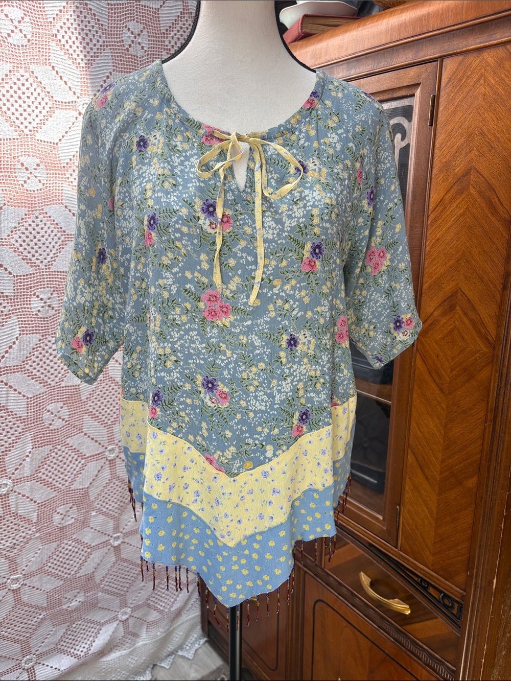 Raindrops Floral Beaded Hem Tunic Top M